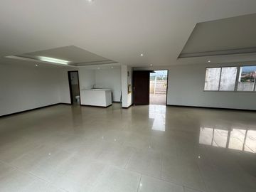 Venta Hermoso Apartamento en Ciudad Jardín Sur de Cali