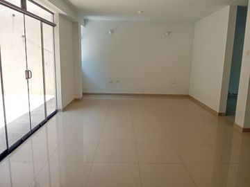 Venta De Amplia Casa Urb San Isidro I Etapa (GAPONTE)