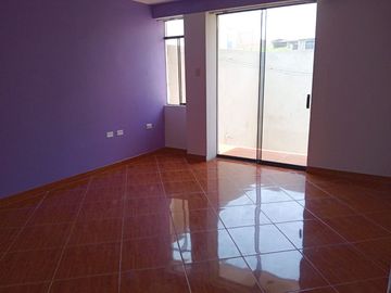 Venta De Amplia Casa Urb San Isidro I Etapa (GAPONTE)