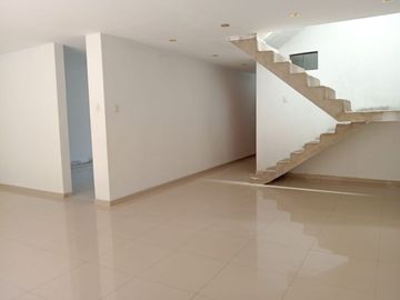 Venta De Amplia Casa Urb San Isidro I Etapa (GAPONTE)