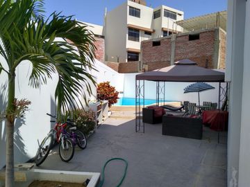 VENDO DE CASA DE TRES PISOS  EN URB. MIRAFLORES COUNTRUY CLUB - PIURA