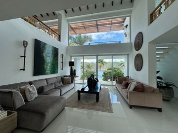 Venta Lujosa Finca Lago Calima con Acceso directo al Lago (Muelle Privado)