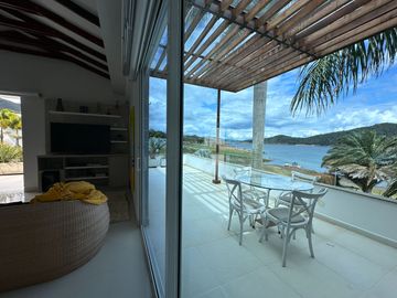 Venta Lujosa Finca Lago Calima con Acceso directo al Lago (Muelle Privado)