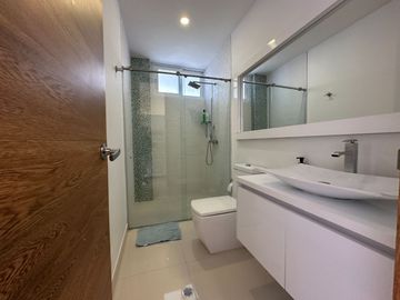 Venta Lujosa Finca Lago Calima con Acceso directo al Lago (Muelle Privado)