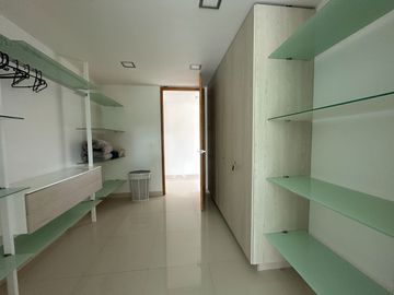 Venta Lujosa Finca Lago Calima con Acceso directo al Lago (Muelle Privado)