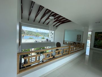 Venta Lujosa Finca Lago Calima con Acceso directo al Lago (Muelle Privado)