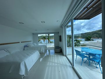Venta Lujosa Finca Lago Calima con Acceso directo al Lago (Muelle Privado)