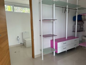 Venta Lujosa Finca Lago Calima con Acceso directo al Lago (Muelle Privado)