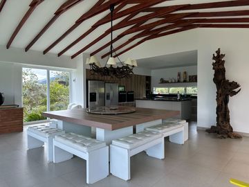 Venta Lujosa Finca Lago Calima con Acceso directo al Lago (Muelle Privado)