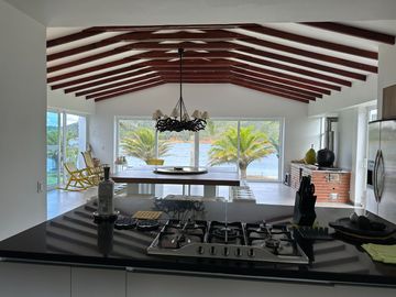 Venta Lujosa Finca Lago Calima con Acceso directo al Lago (Muelle Privado)