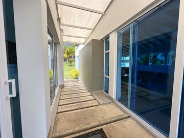 Venta Lujosa Finca Lago Calima con Acceso directo al Lago (Muelle Privado)