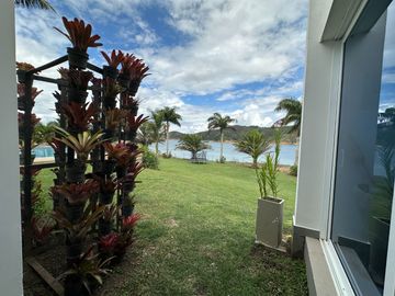 Venta Lujosa Finca Lago Calima con Acceso directo al Lago (Muelle Privado)