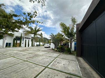 Venta Lujosa Finca Lago Calima con Acceso directo al Lago (Muelle Privado)