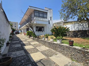 VENTA en Cuernavaca, Morelos. ACAPANTZINGO