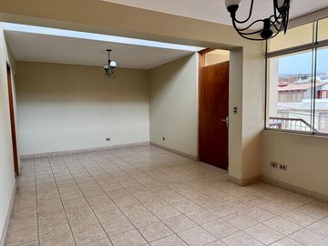 DUPLEX EN VENTA FRENTE A PARQUE, URB ALBORADA, SURCO