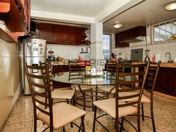 Casa en Venta Av. Luis Tufiño