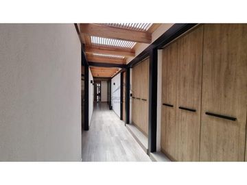 EN VENTA CASA MODERNA CON VISTA AL BOSQUE
