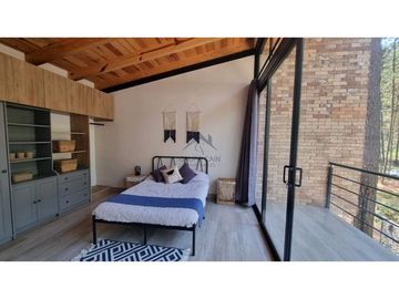 EN VENTA CASA MODERNA CON VISTA AL BOSQUE