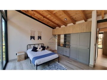 EN VENTA CASA MODERNA CON VISTA AL BOSQUE