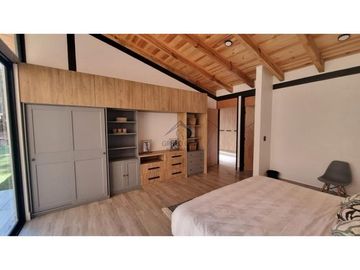 EN VENTA CASA MODERNA CON VISTA AL BOSQUE