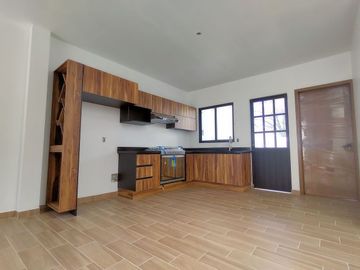 Céntrica casa nueva en Tequisquiapan, 3 rec, 2.5 baños, ¡Super ubicada!