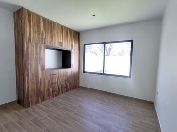 Céntrica casa nueva en Tequisquiapan, 3 rec, 2.5 baños, ¡Super ubicada!