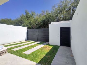 Céntrica casa nueva en Tequisquiapan, 3 rec, 2.5 baños, ¡Super ubicada!