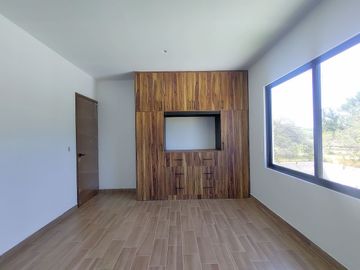 Céntrica casa nueva en Tequisquiapan, 3 rec, 2.5 baños, ¡Super ubicada!