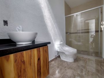 Céntrica casa nueva en Tequisquiapan, 3 rec, 2.5 baños, ¡Super ubicada!