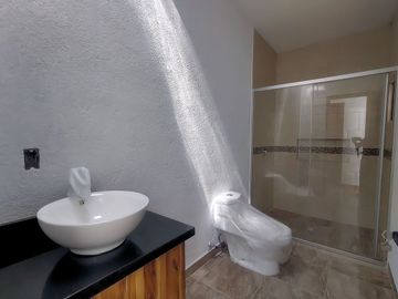 Céntrica casa nueva en Tequisquiapan, 3 rec, 2.5 baños, ¡Super ubicada!