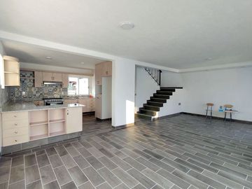 Casa en venta en Tequisquiapan, Club de Golf, Nueva 3 rec. amplia y luminosa