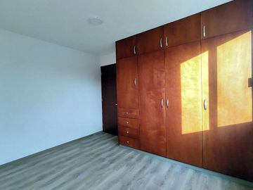 Casa en venta en Tequisquiapan, Club de Golf, Nueva 3 rec. amplia y luminosa
