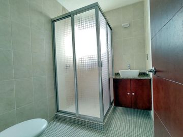 Casa en venta en Tequisquiapan, Club de Golf, Nueva 3 rec. amplia y luminosa