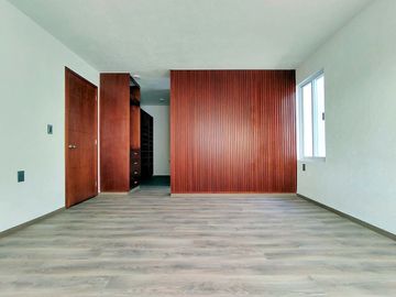 Casa en venta en Tequisquiapan, Club de Golf, Nueva 3 rec. amplia y luminosa