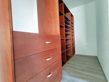 Casa en venta en Tequisquiapan, Club de Golf, Nueva 3 rec. amplia y luminosa