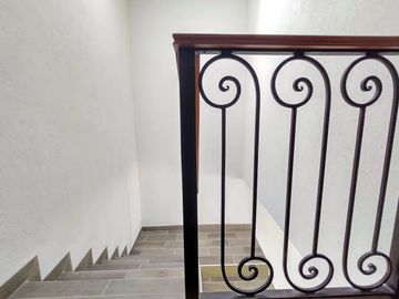 Casa en venta en Tequisquiapan, Club de Golf, Nueva 3 rec. amplia y luminosa