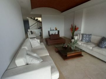 VENTA DE PENTHOUSE EN LOMAS MENGA