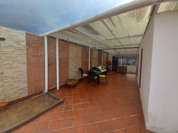VENTA DE PENTHOUSE EN LOMAS MENGA