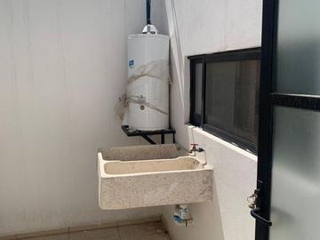 VENTA DE CASA EN FRACCIONAMIENTO BUGAMBILIAS
