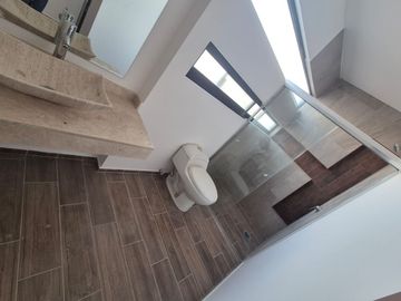 VENTA DE CASA EN FRACCIONAMIENTO BUGAMBILIAS
