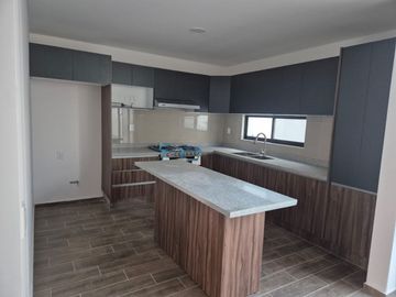 VENTA DE CASA EN FRACCIONAMIENTO BUGAMBILIAS