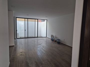 VENTA DE CASA EN FRACCIONAMIENTO BUGAMBILIAS