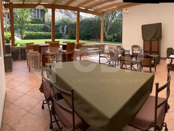 VENDO CASA EN LA MOLINA