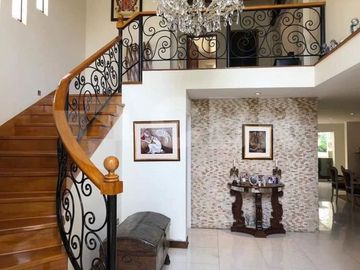 VENDO CASA EN LA MOLINA
