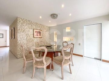 VENDO CASA EN LA MOLINA