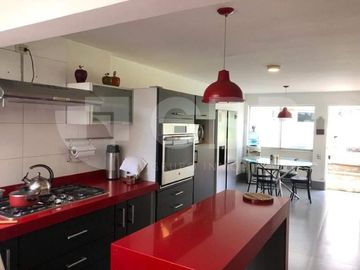 VENDO CASA EN LA MOLINA