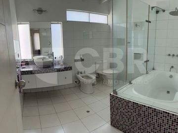 VENDO CASA EN LA MOLINA