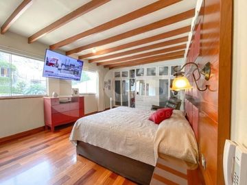 VENDO CASA EN LA MOLINA