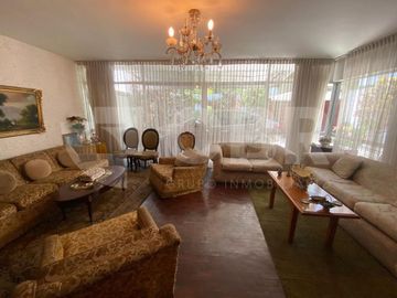VENTA CASA EN MIRAFLORES