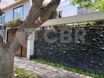 VENTA CASA EN MIRAFLORES
